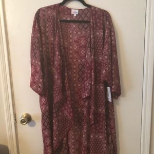 LuLaRoe Shirley • Burgundy Quilted Pattern • NWT